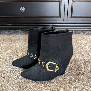 Ankle booties